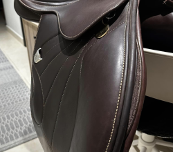 Bates Victrix Jump Saddle